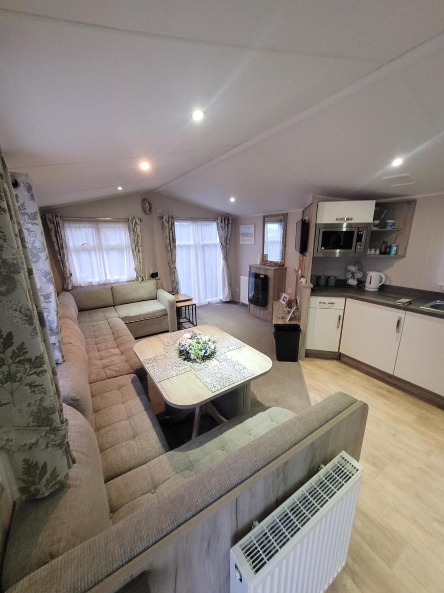 Spacious 8 Birth 3 Bedrooms A22 Unity Beach Holiday Resort Unity Brean 1 Pet Stays Free Berrow Exterior photo